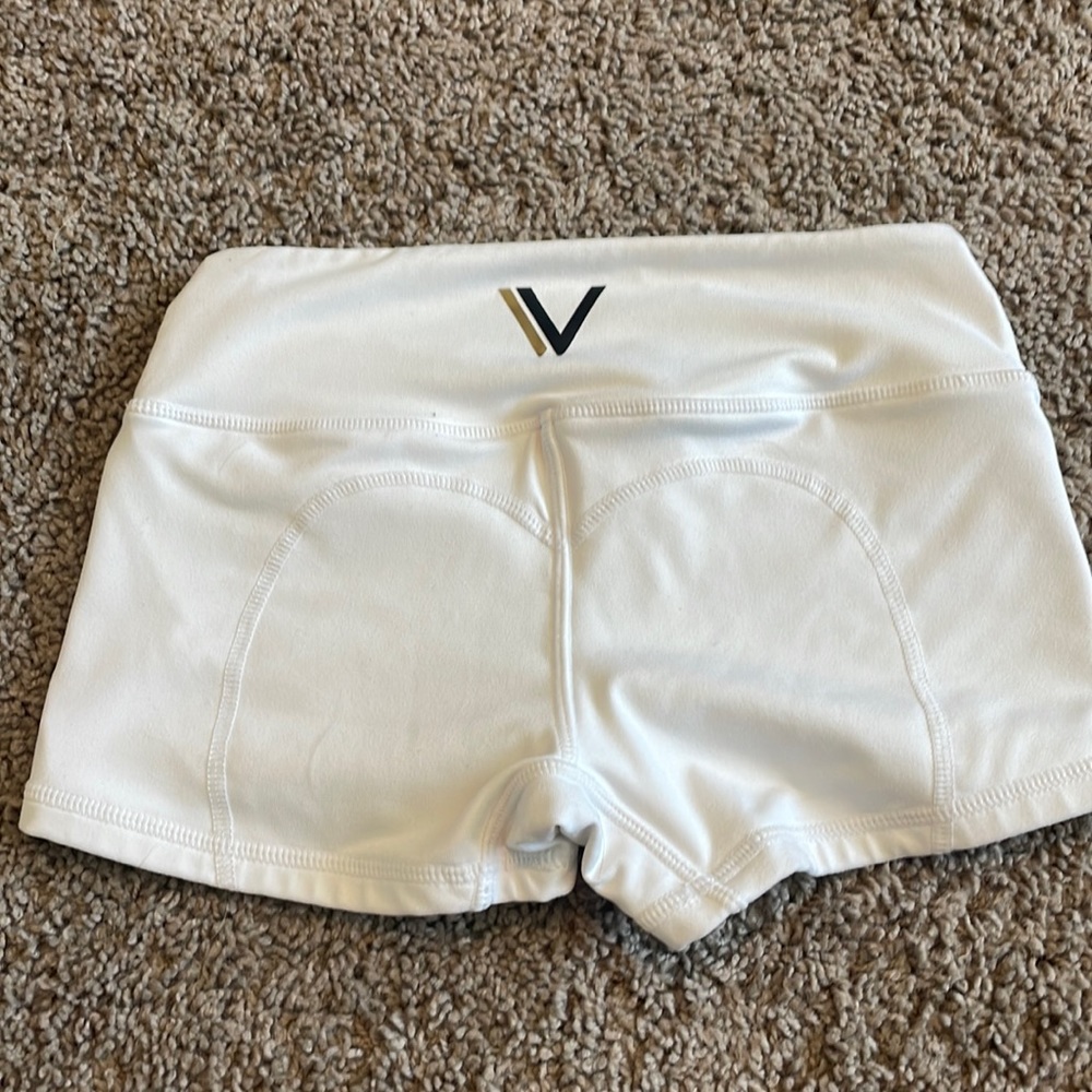 Vull sport white shorts XS